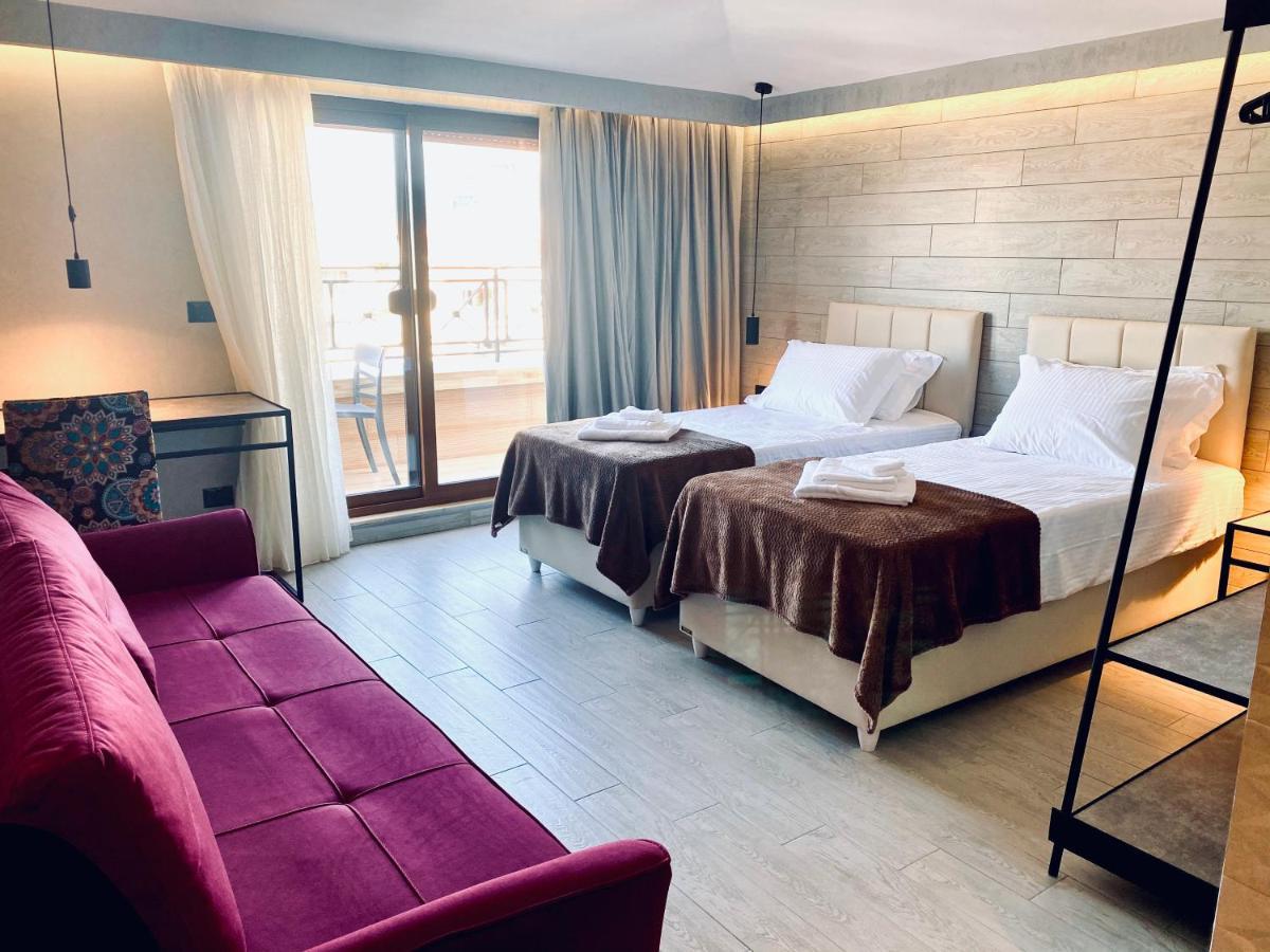 Deluxe Rooms In Blloku Area 地拉那 外观 照片