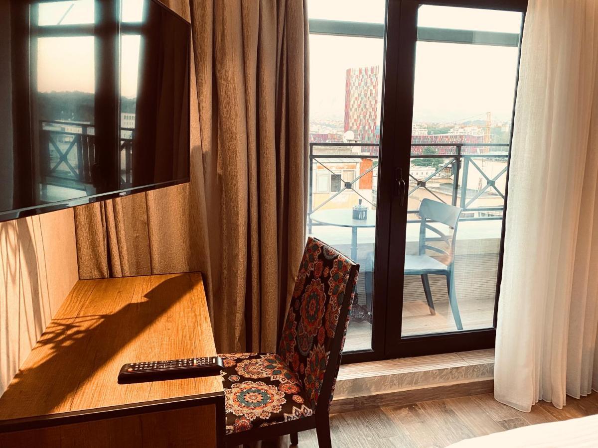 Deluxe Rooms In Blloku Area 地拉那 外观 照片