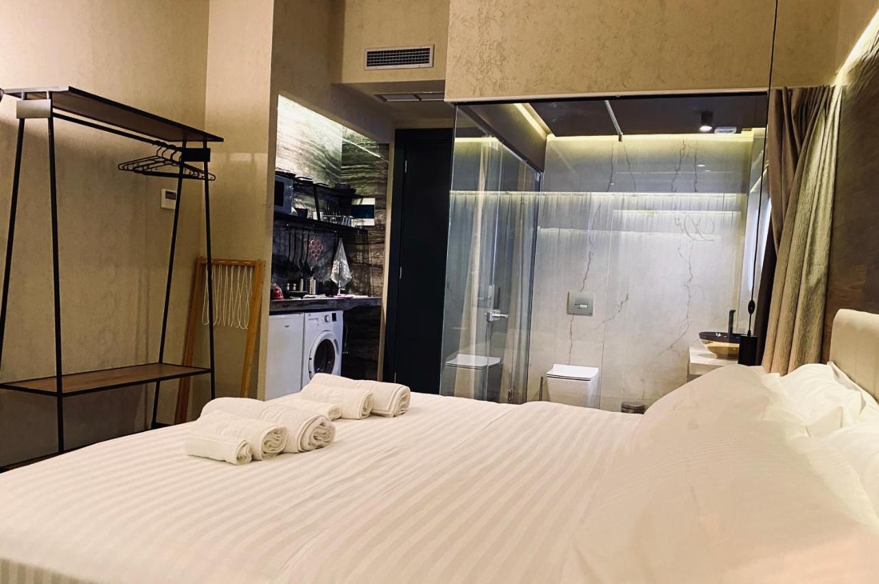 Deluxe Rooms In Blloku Area 地拉那 外观 照片